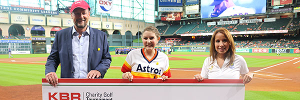 Sunshine Kids get special day inside Minute Maid Park with Craig Biggio